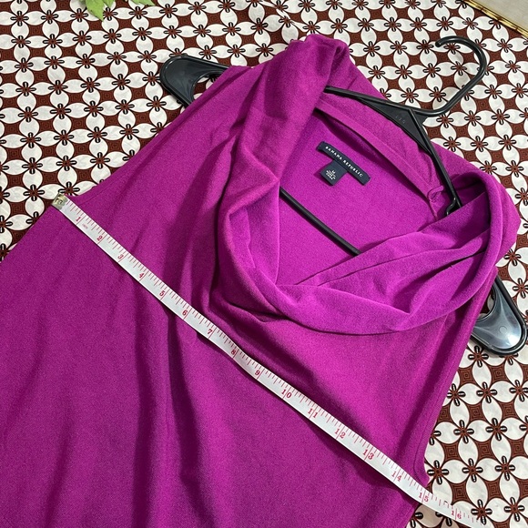 Banana Republic Knit Draped Neck tank top - Picture 9 of 12